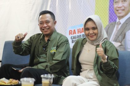 Ra Hamid (Kiri) Bersama Gina Belanza (Kanan) dalam acara Launching Komunitas Kawula Bangsa pada Selasa malam, (24/09/2024) di Cafe Nyok Kelurahan Kotakulon Bondowoso.