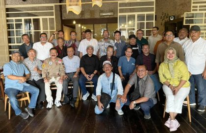 Pengurus Pusat PWI saat berpose bersama seusai Rapat Pleno Perdana di Jakarta pada Rabu (18/9/24)