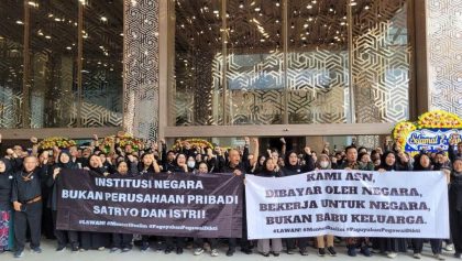 Aksi Unjuk Rasa ASN Kementerian Pendidikan Tinggi, Sains dan Teknologi mendesak Mendikti, Prof.Satryo Sumantri, untuk turun dari jabatan menteri pada Senin (20/1/2025).