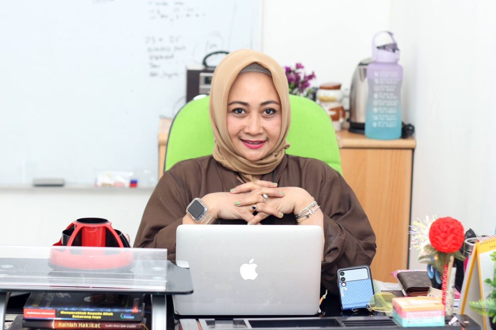 Julia Putri Noor, Ketua Umum ALPEKSI. Sumber foto: Istimewa.