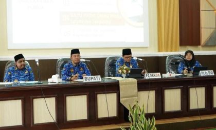 Rapat koordinasi (Rakor) Pemkab Bondowoso di Ruang Sabha Bina Praja I, Sekretariat Daerah Bondowoso, Senin (17/3/2025).