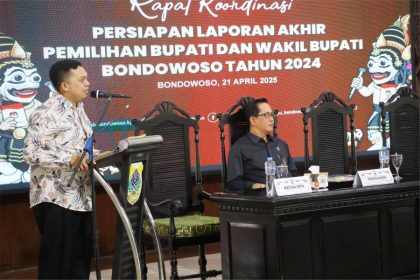 Komisi Pemilihan Umum (KPU) Kabupaten Bondowoso menggelar Rapat Koordinasi Persiapan Laporan Akhir Pemilihan Bupati dan Wakil Bupati Bondowoso Tahun 2024. Kegiatan ini berlangsung pada Senin, 21 April 2025, bertempat di Pendopo Raden Bagus Asra.