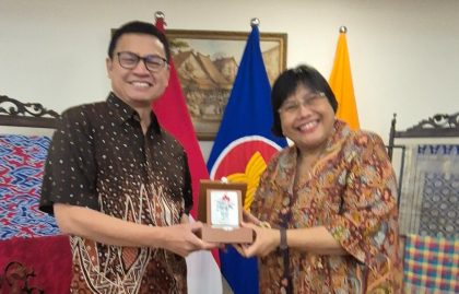 Kepala BPOM, dr.Taruna Ikrar (kiri) bersama Dubes RI untuk India, Ina H. Krisnamurthi,.