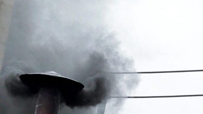 Asap Hitam sebagai Tanda Belum Terpilih Paus Setelah Pemungutan Suara Pertama Konklaf. Sumber foto : Vatican News.