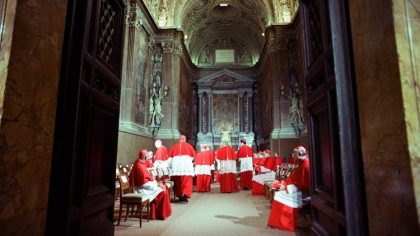 Para kardinal berkumpul untuk memilih Paus baru pada tahun 1978. Sumber foto : Vatican News
