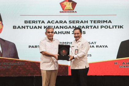 Penandatanganan Berita Acara Penyerahan Dana Bantuan Politik Dari Kementerian Dalam Negeri pada Partai Gerindra, yang diterima langsung oleh Sekjen Partai Gerindra, Ahmad Muzani di Jakarta pada Rabu (21/5/). Sumber foto : instagram @ahmadmuzani2