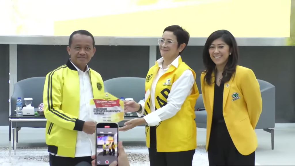 Ketua Umum DPP Partai Golkar, Bahlil Lahadalia, pada diskusi bertema “Arah Kebijakan Geostrategi dan Geopolitik Indonesia” yang digelar oleh Bidang Media dan Penggalangan Opini DPP Partai Golkar di Jakarta, Kamis (8/5).