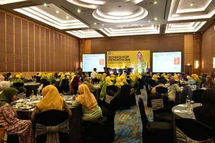 Workshop Pendidikan bertema “Pendidikan untuk Semua: Peran Perempuan dalam Meningkatkan Mutu Pendidikan” yang diselenggarakan oleh DPP Pengajian Al-Hidayah di Jakarta, Minggu (4/5).