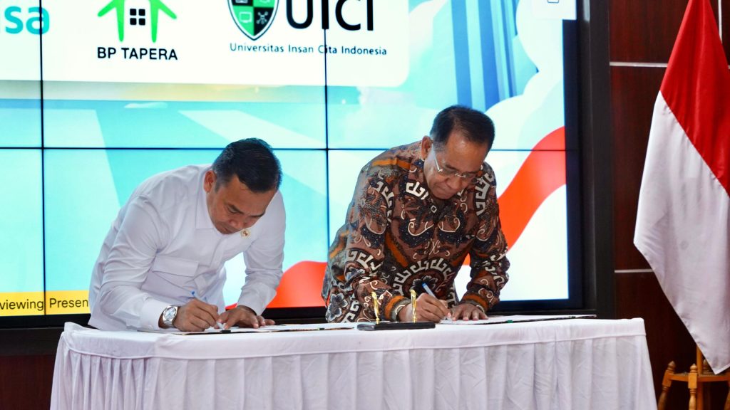 Penandatanganan MOU antara UICI dan Kementerian Kependudukan dan Pembangunan Keluarga yang ditandatangi oleh Rektor UICI, Prof. La Ode M.Kamaluddin dan Menteri Wihaji di Jakarta pada Senin (19/5/2025)