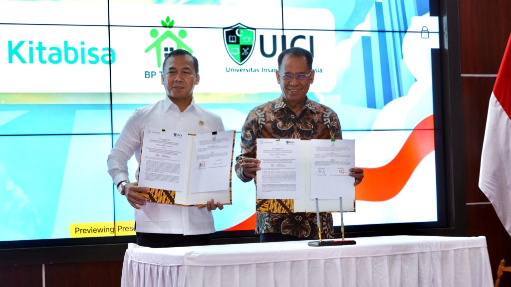Penandatanganan MOU antara UICI dan Kementerian Kependudukan dan Pembangunan Keluarga yang ditandatangi oleh Rektor UICI, Prof. La Ode M.Kamaluddin dan Menteri Wihaji di Jakarta pada Senin (19/5/2025)