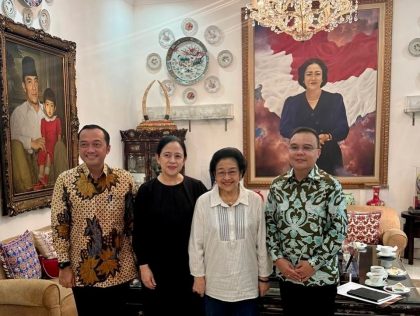 Ketua Harian Partai Gerindra, Sufmi Dasco Ahmad, dan Menteri Sekretaris Negara Prasetyo Hadi saat silaturahkmi ke kediaman Presiden ke-5 RI, Megawati di Jalan Teuku Umar, Jakarta.