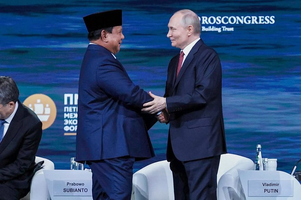 Presiden Prabowo dan Presiden Rusia, Vladimir Putin, dalam Saint Petersburg International Economic Forum (SPIEF) 2025 di Rusia, Jumat (20/6)