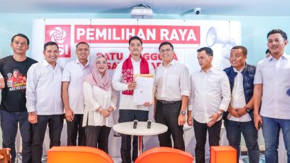 Kaesang Pangarep (tengah)