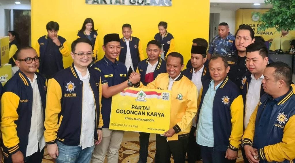 Muhammad Arief Rosyid Hasan (ketiga dari kiri). Sumber foto : AMPI Media Centre.