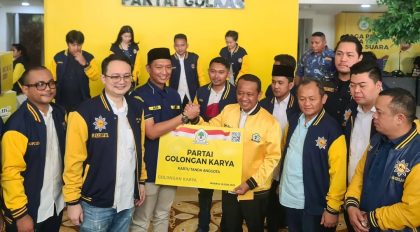 Muhammad Arief Rosyid Hasan (ketiga dari kiri). Sumber foto : AMPI Media Centre.