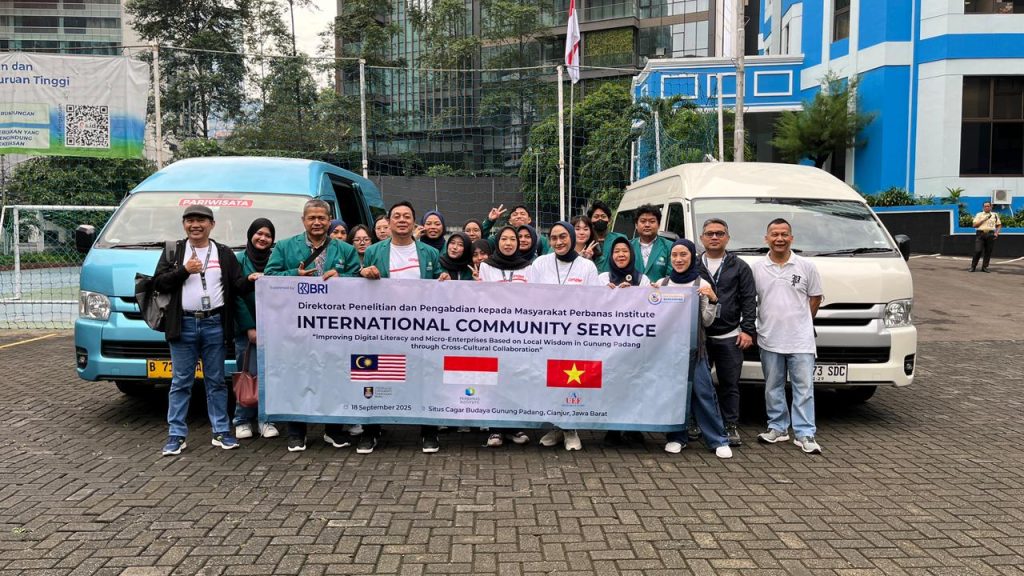 Kegiatan Pengabdian kepada Masyarakat (PKM) Internasional oleh Perbanas Institute Jakarta, di Gunung Padang, Cianjur, Jawa Barat, Kamis (18/9/2025).