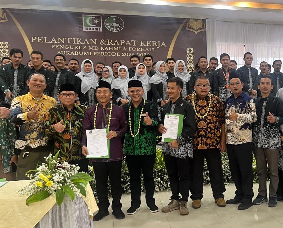 Foto bersama MD KAHMI Sukabumi dengan Sekjen MN KAHMI Syamsul Qomar