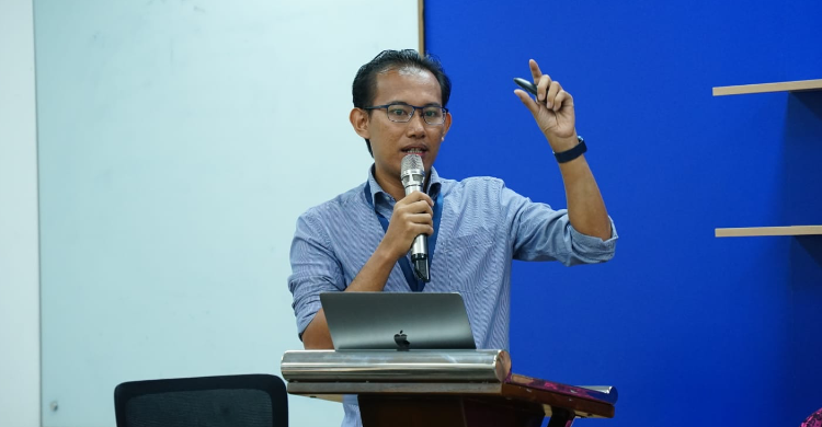 Peneliti studi pembangunan Fandi Ahmad