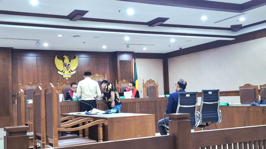 Sidang gugatan pemutusan hubungan kerja (PHK) sepihak dua karyawan PT Sindonews Portal Indonesia (SPI) MNC Group, Sabir dan Muhibudin Kamali, di Pengadilan Negeri Jakarta Pusat, Kamis (2/10/2025).