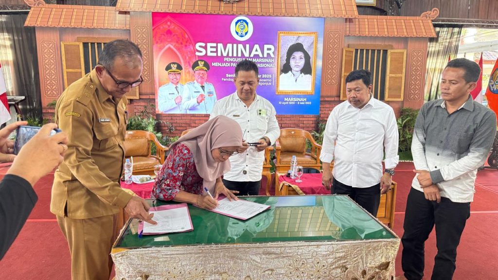 Seminar Pengusulan Gelar Pahlawan Nasional untuk Marsinah di Pendopo KRT Sosroekoesomo, Nganjuk, Senin (6/10/2025)