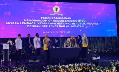 Penandatanganan MOU antara Pengajian Al Hidayah dengan LEMHANAS.