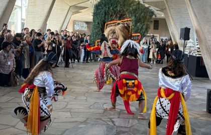 Reog Ponorogo yang dibawakan oleh seniman Reog dari Ponorogo tampil di markas besar UNESCO pada 14 Oktober 2025, saat pelaksanaan sidang Executive Board UNESCO.